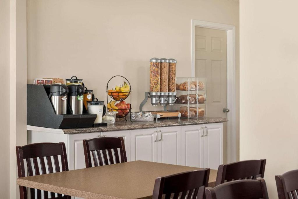 Thriftlodge Moose Jaw Ngoại thất bức ảnh