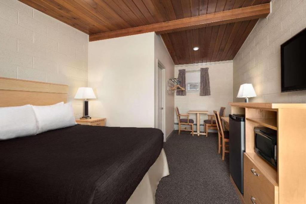 Thriftlodge Moose Jaw Ngoại thất bức ảnh
