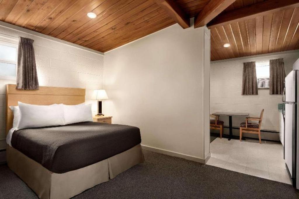Thriftlodge Moose Jaw Ngoại thất bức ảnh