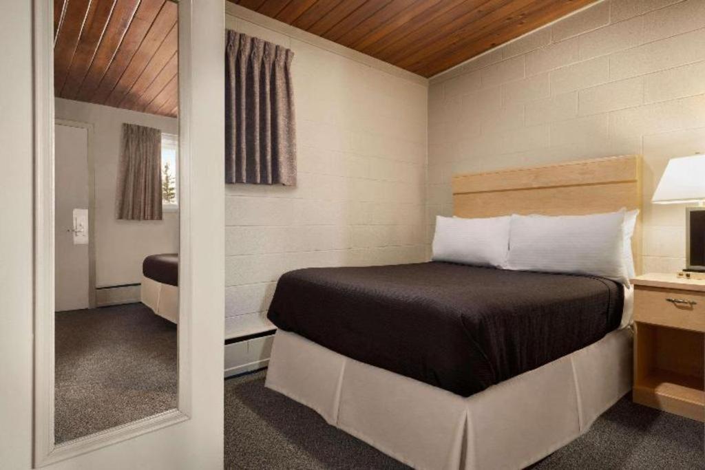 Thriftlodge Moose Jaw Ngoại thất bức ảnh