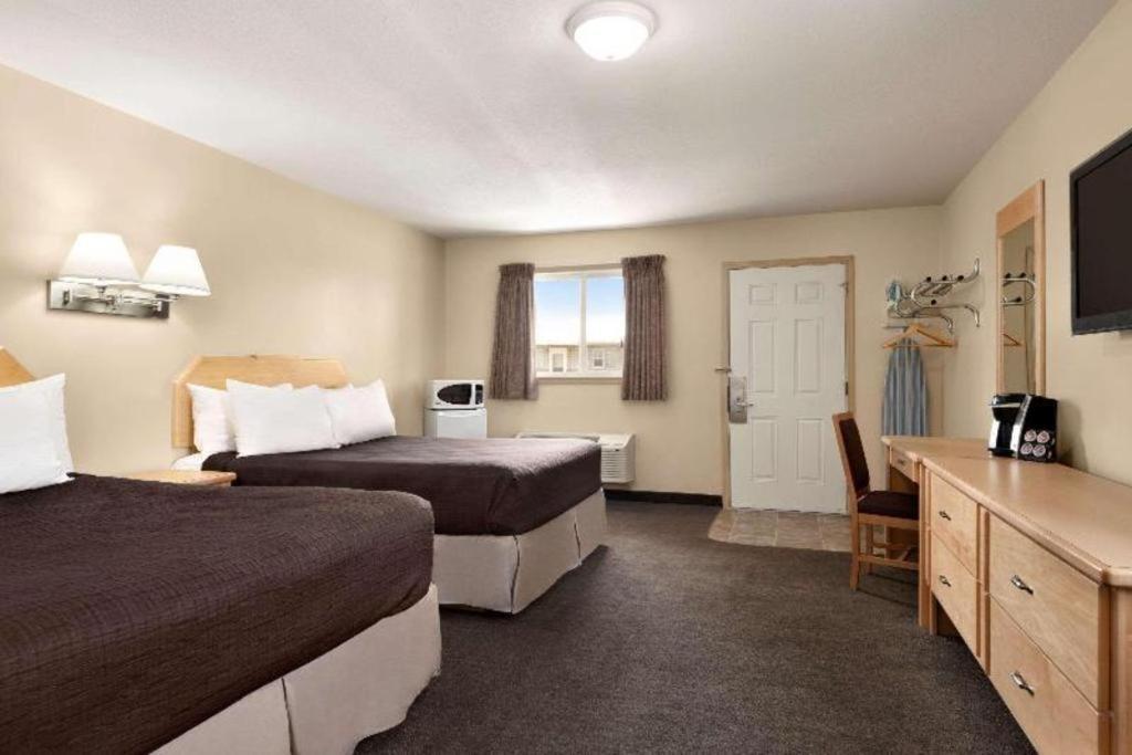 Thriftlodge Moose Jaw Ngoại thất bức ảnh