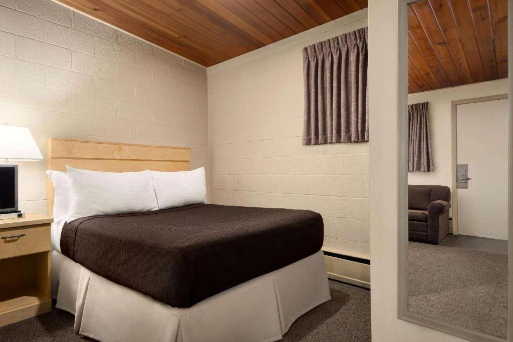 Thriftlodge Moose Jaw Ngoại thất bức ảnh