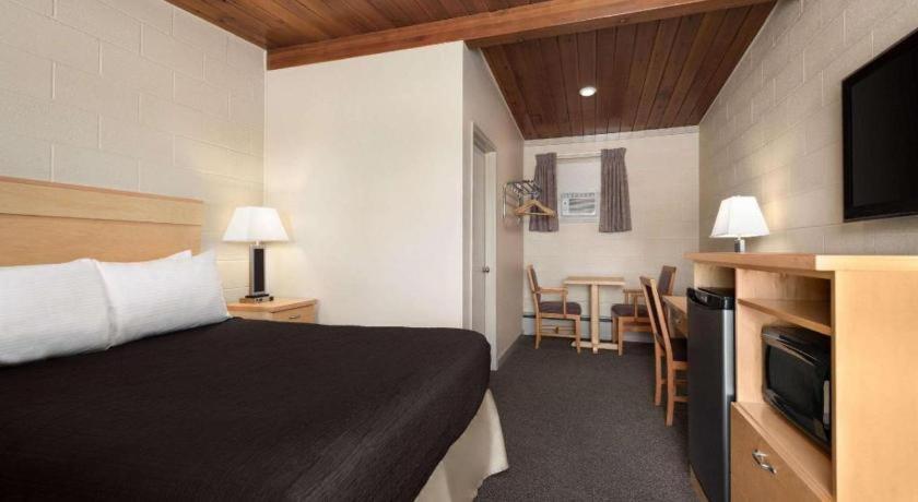 Thriftlodge Moose Jaw Ngoại thất bức ảnh