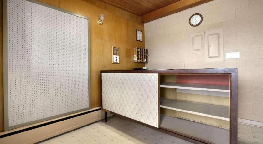 Thriftlodge Moose Jaw Ngoại thất bức ảnh